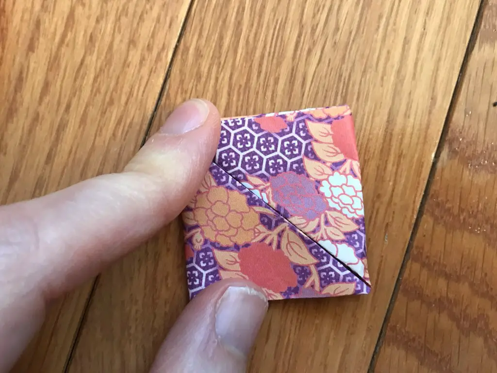 How to Make a Paper Cube Using Origami 